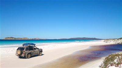 Auto am Strand